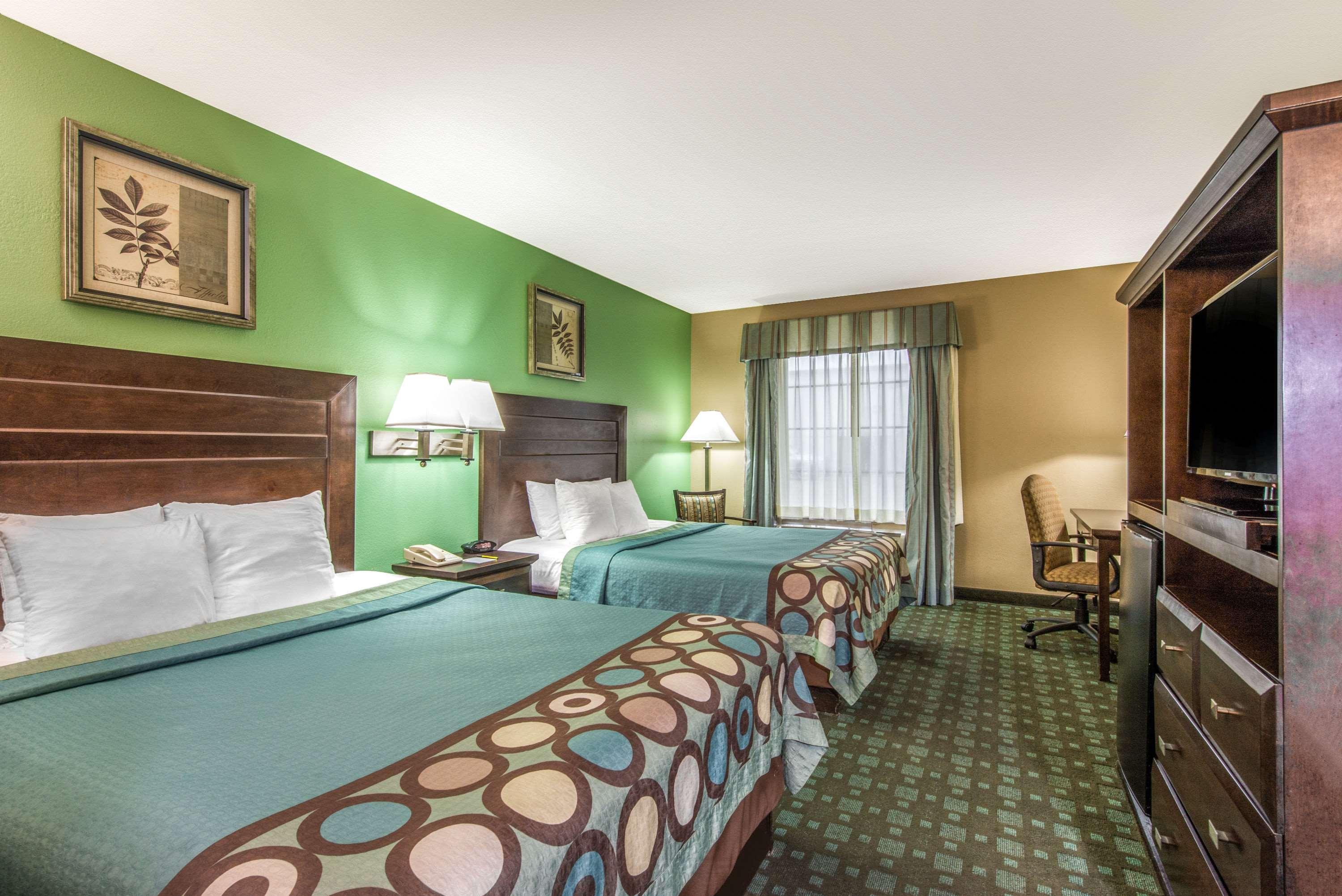 Super 8 By Wyndham Lake Charles/Sulphur Exterior photo